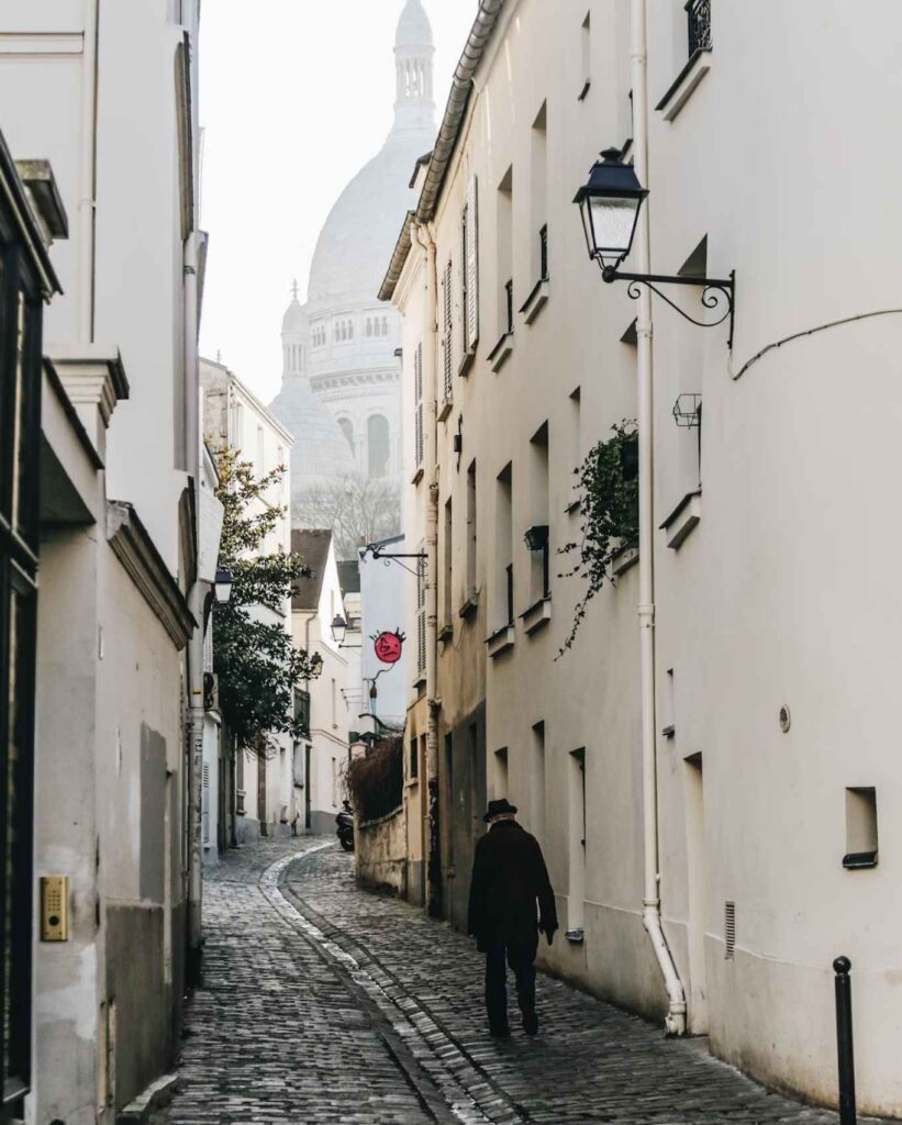 Unde te cazezi in paris - Cartierul Montmartre