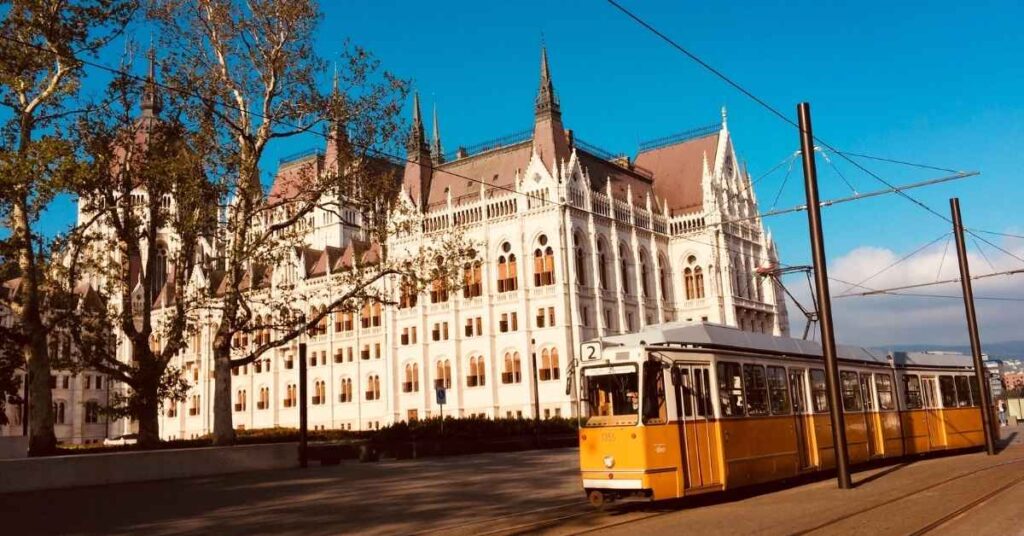 unde te cazezi in budapesta - Districtul 13