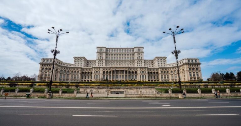 unde te cazezi in bucuresti
